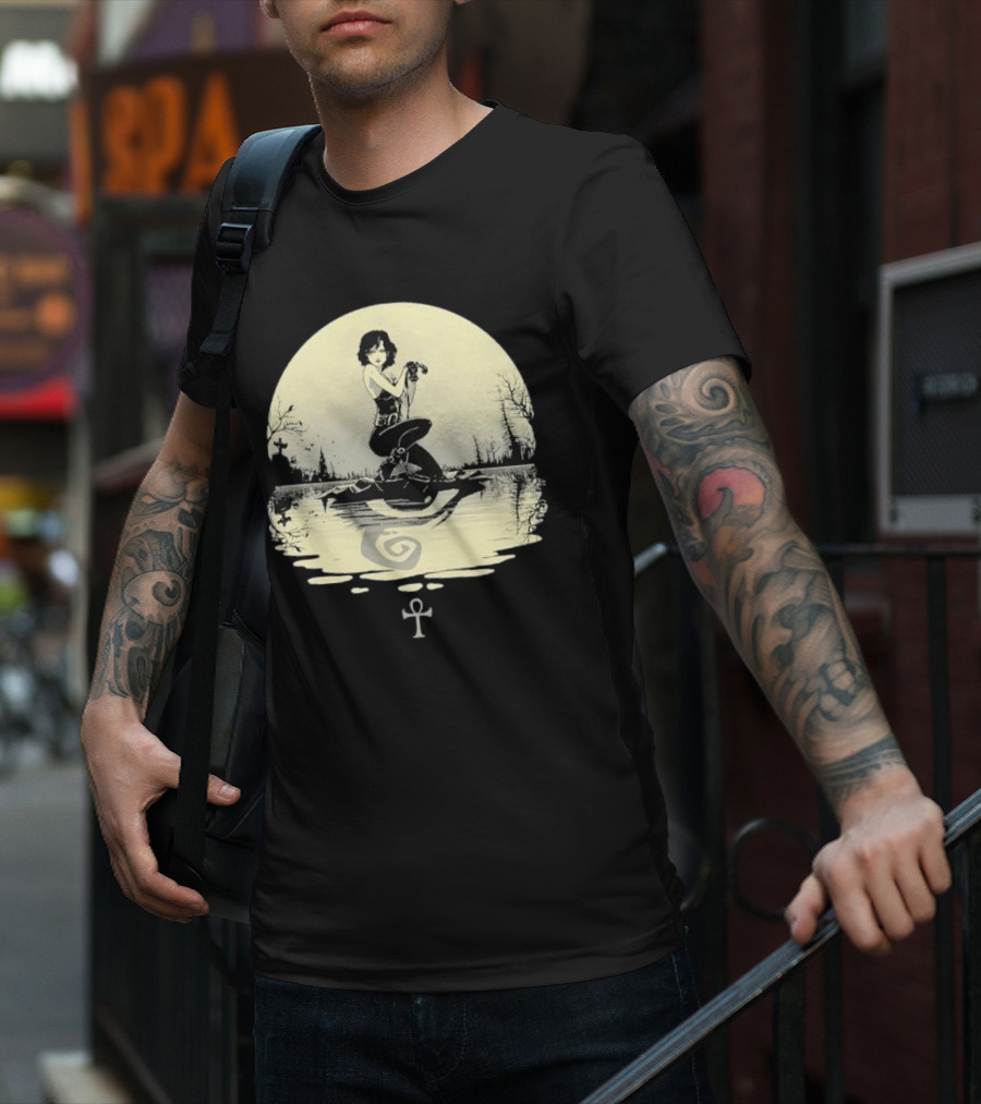 The Sandman Death Ankh Reflected In Moonlit Water Scene T-Shirt