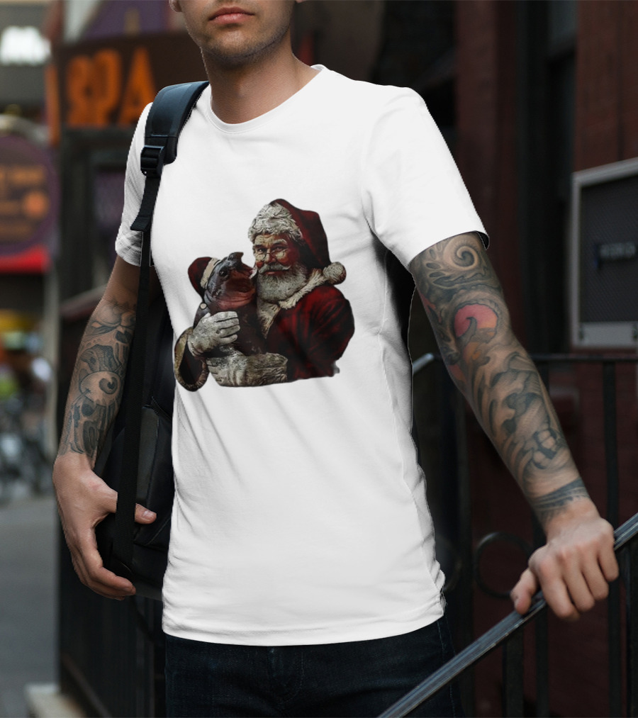 Moo Deng Xmas Funny Christmas Santa Hug Cute Baby Hippo Santa Claus Holiday T-Shirt