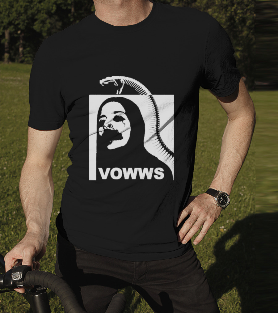 Vowws Snake Minimalist T-Shirt