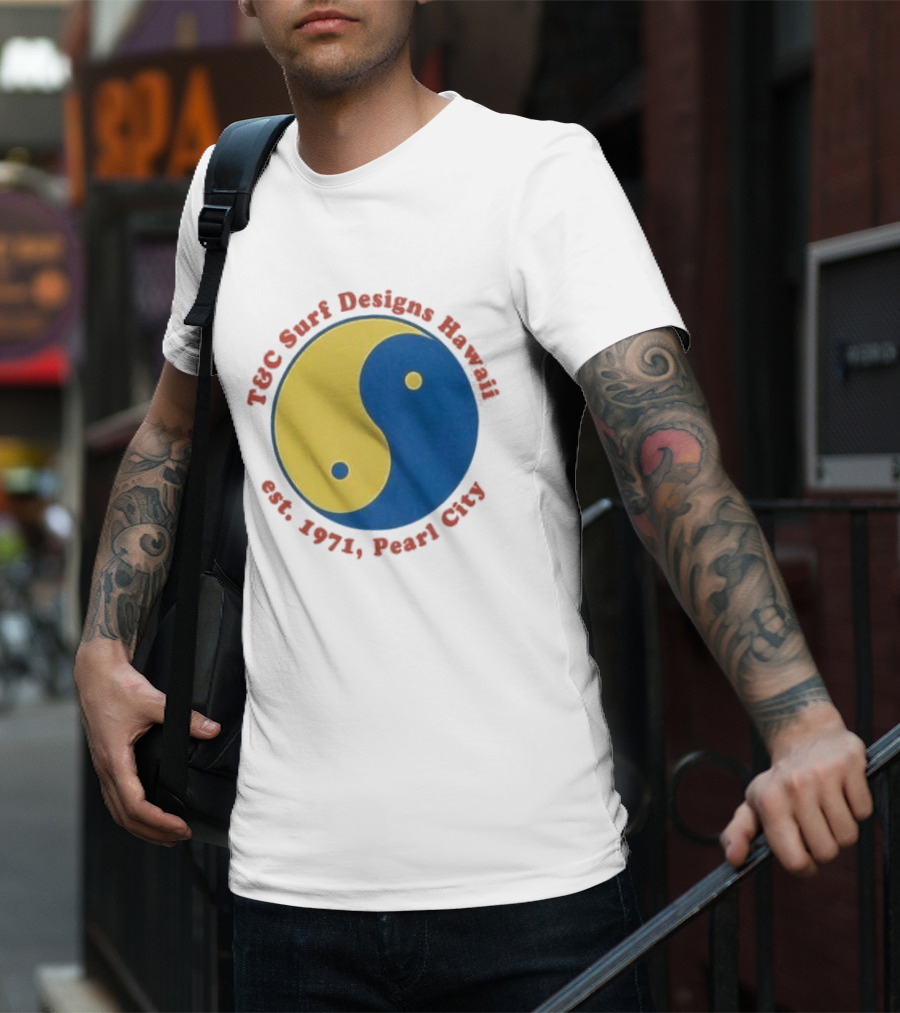 T&C Surf Designs Hawaii Est 1971 Pearl City Yin Yang T-Shirt