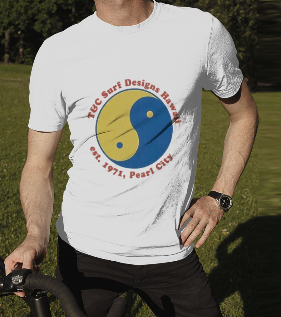 T&C Surf Designs Hawaii Est 1971 Pearl City Yin Yang T-Shirt