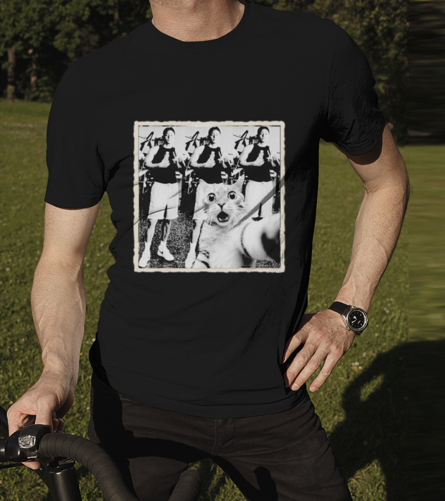 Cat Selfie With Taehyung Sasquatch And Cat Black And White Duplicate Thumbs Up T-Shirt