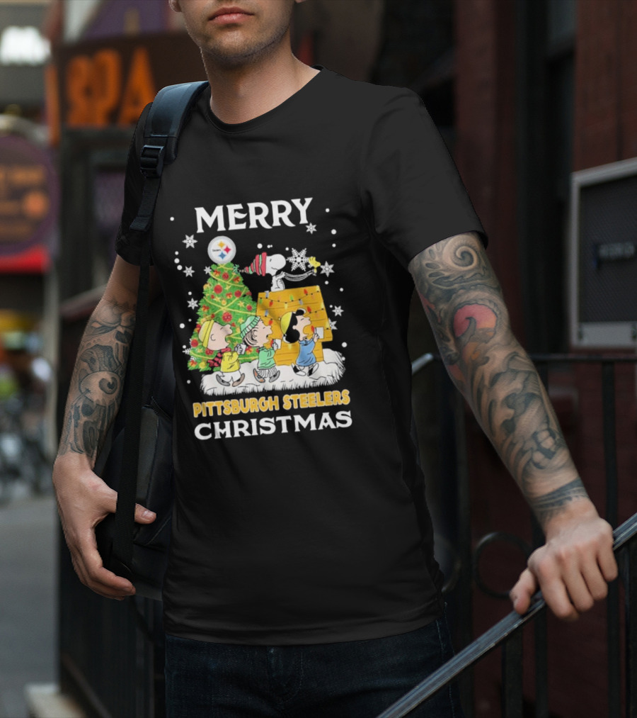 Merry Pittsburgh Steelers Christmas Peanuts Snoopy Holiday T-Shirt