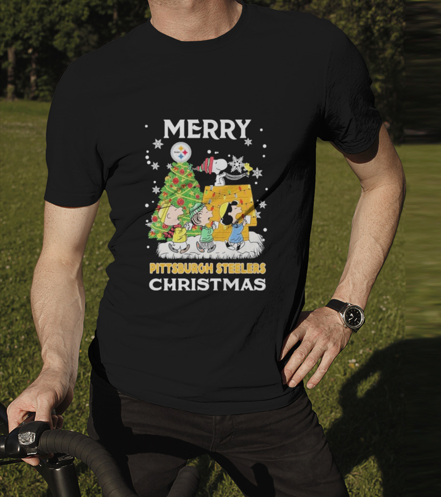 Merry Pittsburgh Steelers Christmas Peanuts Snoopy Holiday T-Shirt