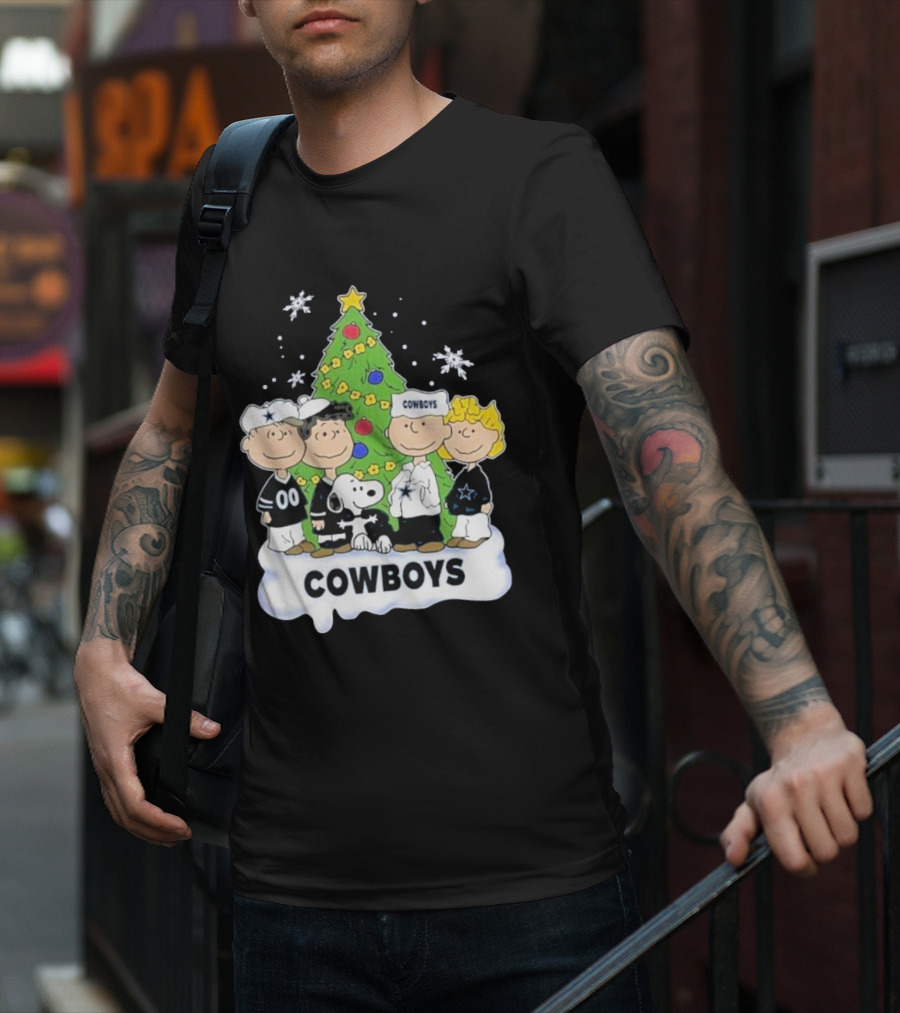 Cowboys Christmas With Snoopy And Peanuts Friends Holiday Tree T-Shirt