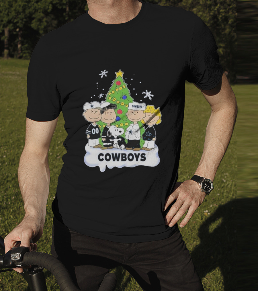 Cowboys Christmas With Snoopy And Peanuts Friends Holiday Tree T-Shirt