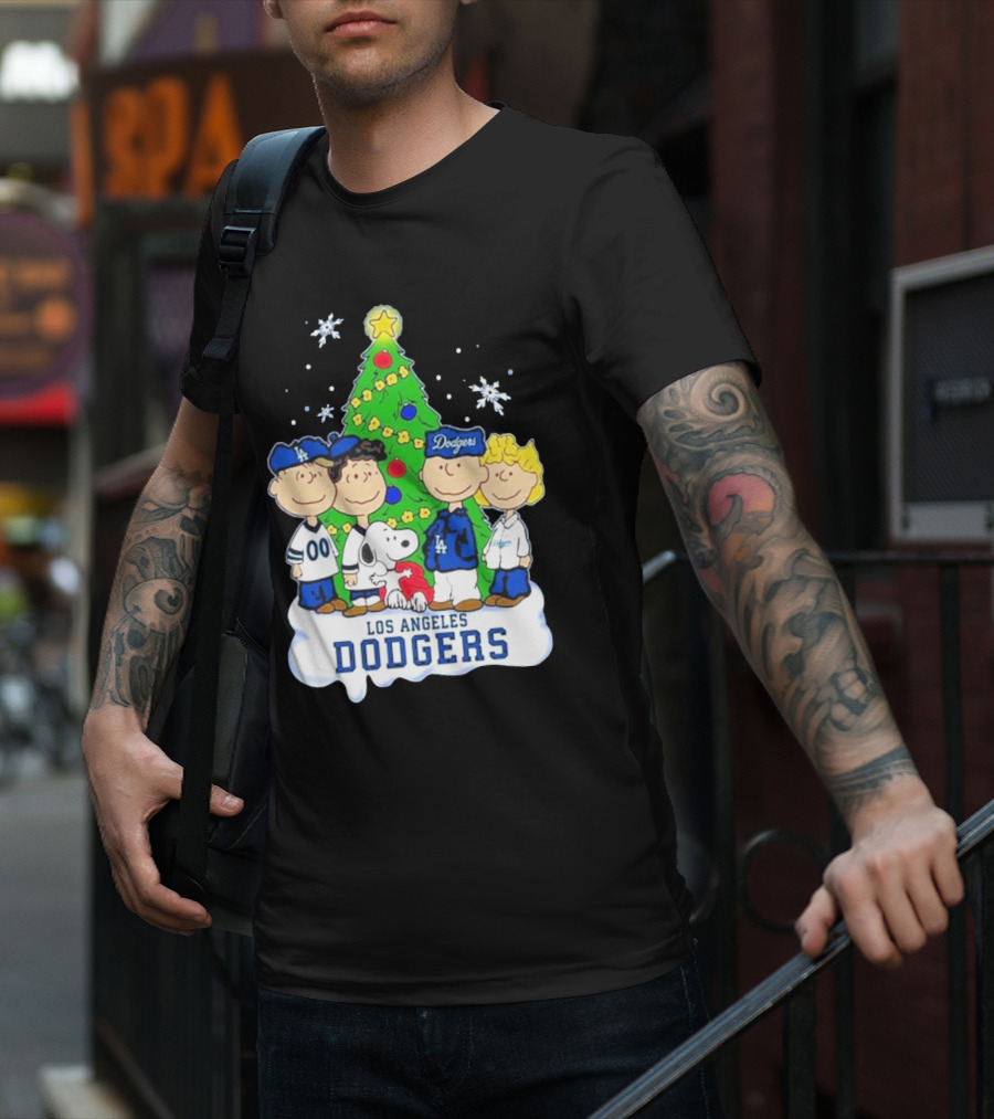 Los Angeles Dodgers Christmas With Snoopy And Peanuts Characters T-Shirt