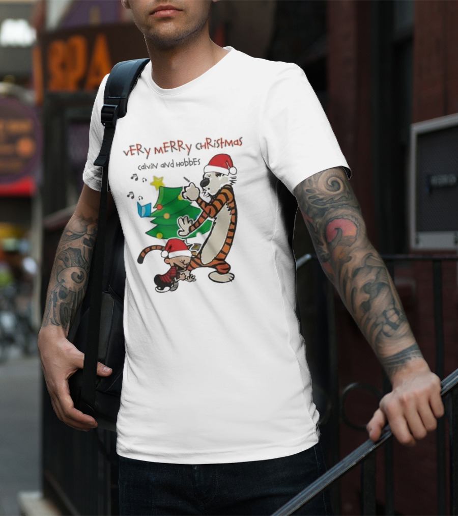 VErY MERRY ChrIStmAS Calvin And Hobbes Santa Hats Christmas Tree Dance T-Shirt