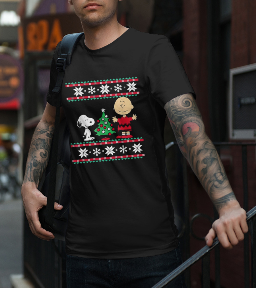 Snoopy And Charlie Brown With Christmas Tree T-Shirt