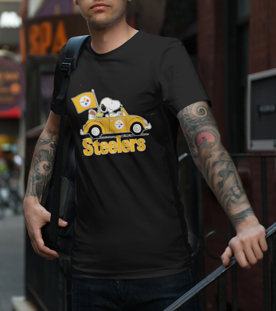 Pittsburgh Steelers Snoopy Driving Car With Flag T-Shirt