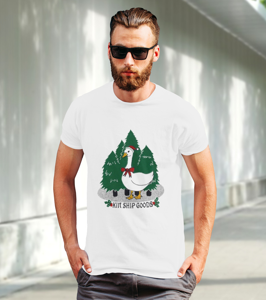 Kin Ship Goods Santa Claus Duck Christmas Trees Merry Christmas T-Shirt
