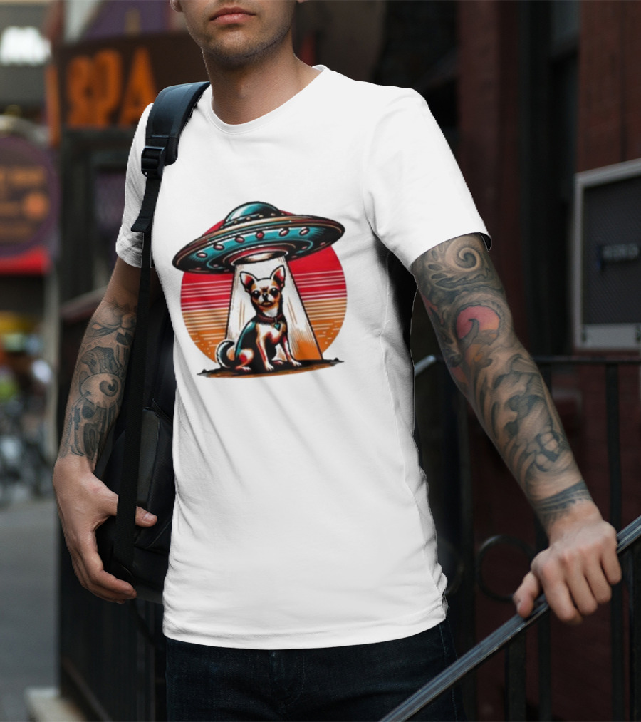 UFO Chihuahua Funny Alien Encounter Retro Sunset T-Shirt