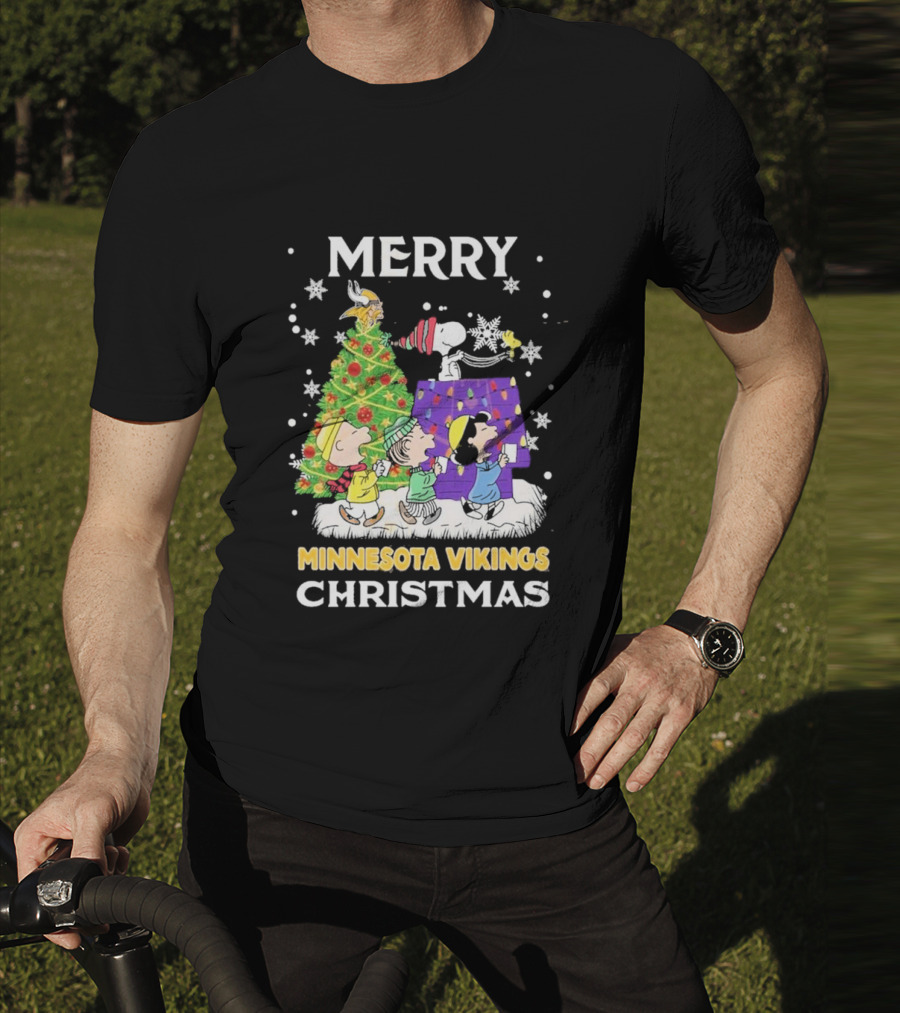 Merry Christmas Minnesota Vikings Snoopy Peanuts Holiday T-Shirt