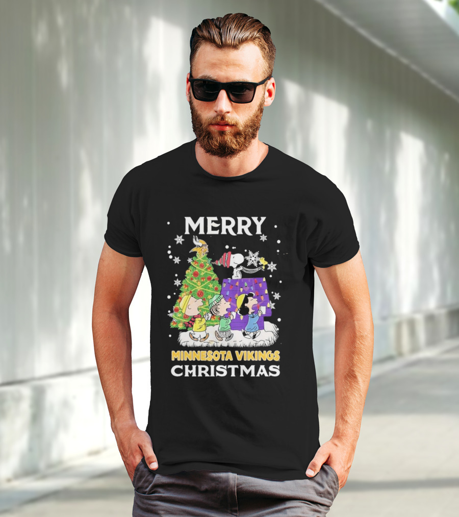 Merry Christmas Minnesota Vikings Snoopy Peanuts Holiday T-Shirt