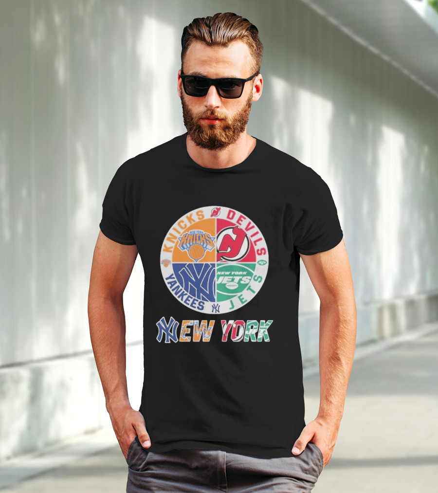 New York Knicks Yankees Jets Devils Circle New York T-Shirt