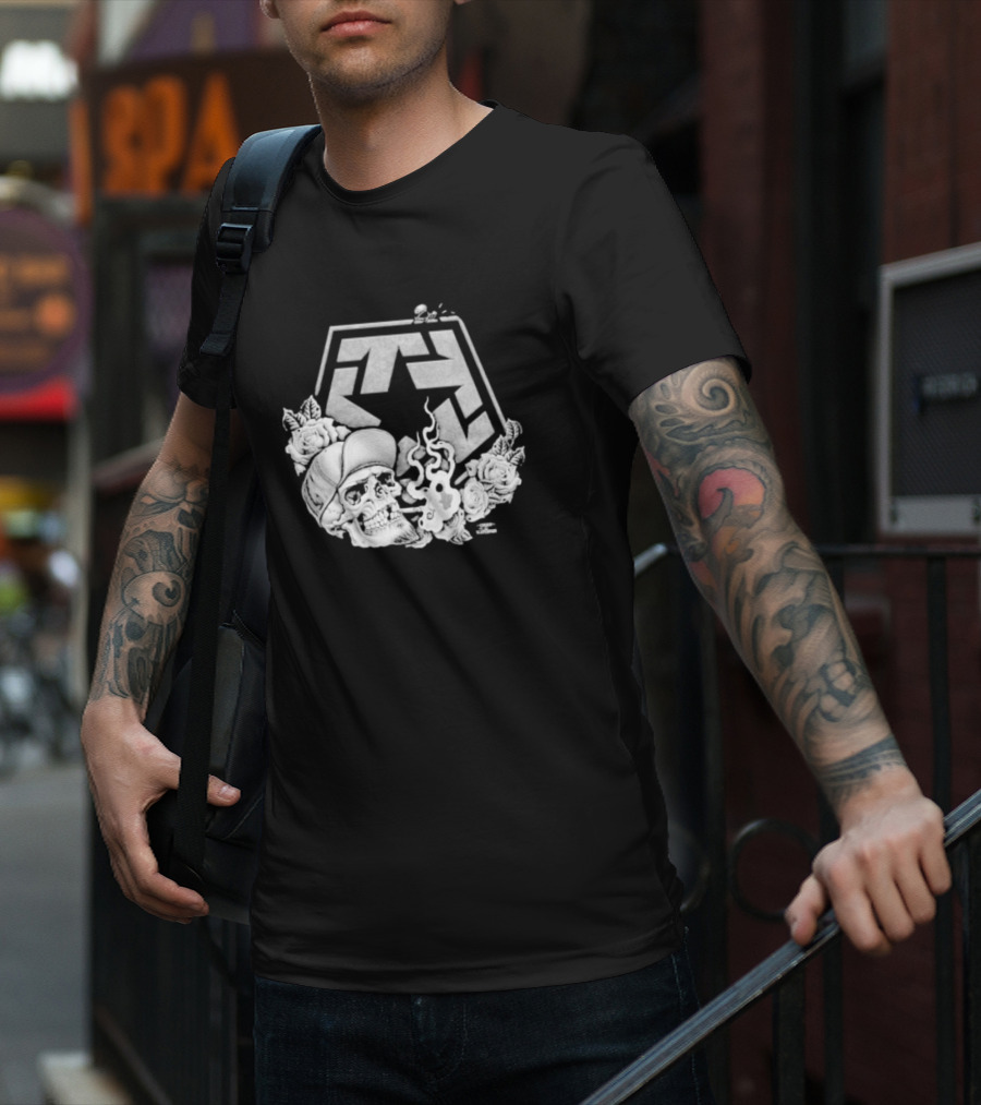 Tribal Gear Chuey Smoke Skull With Smoke And Roses T-Shirt
